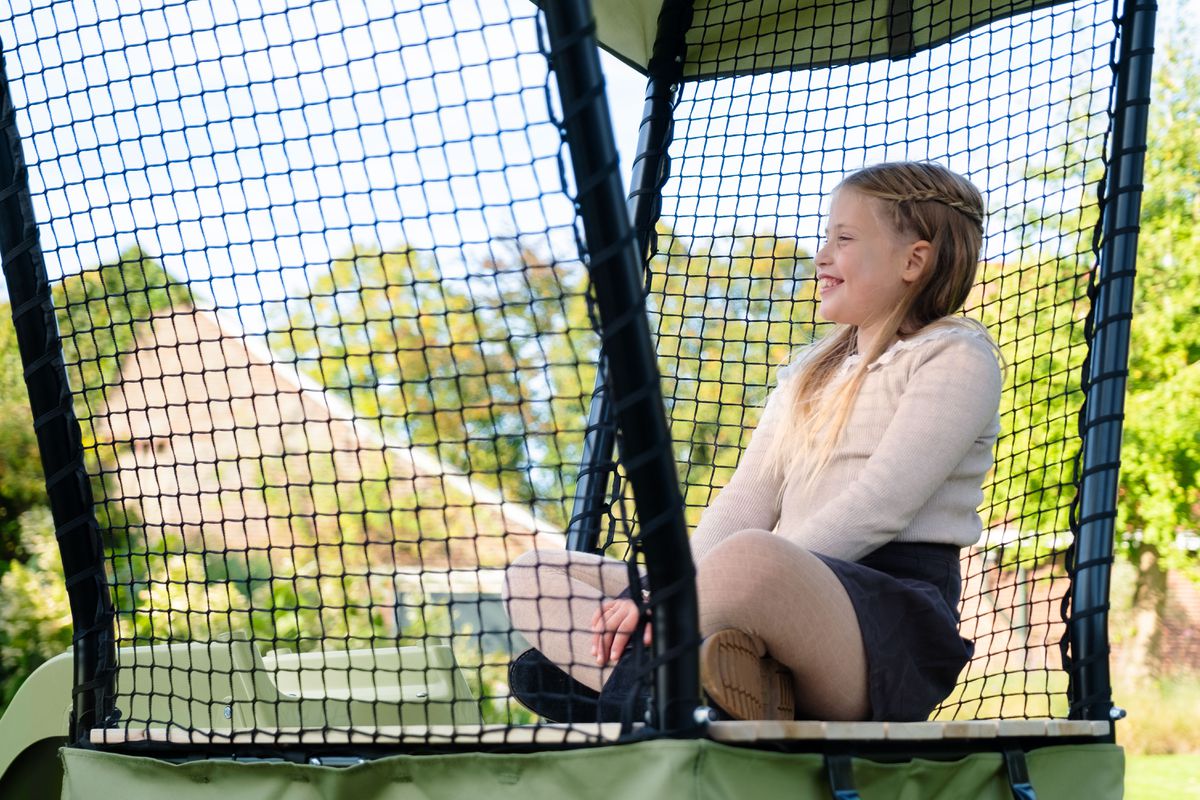 Spielturm Ivy mit Schaukel, 1 Sitz (FSC®100%)