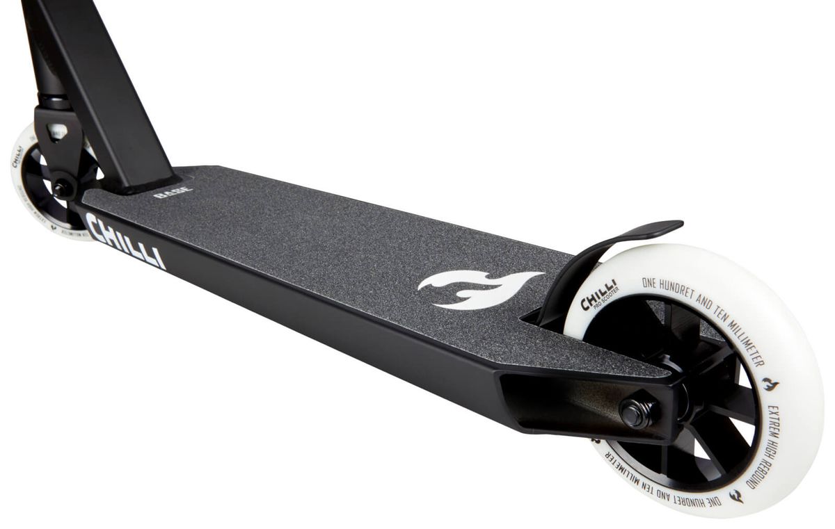 Chilli Pro Scooter Base Schwarz Weiss