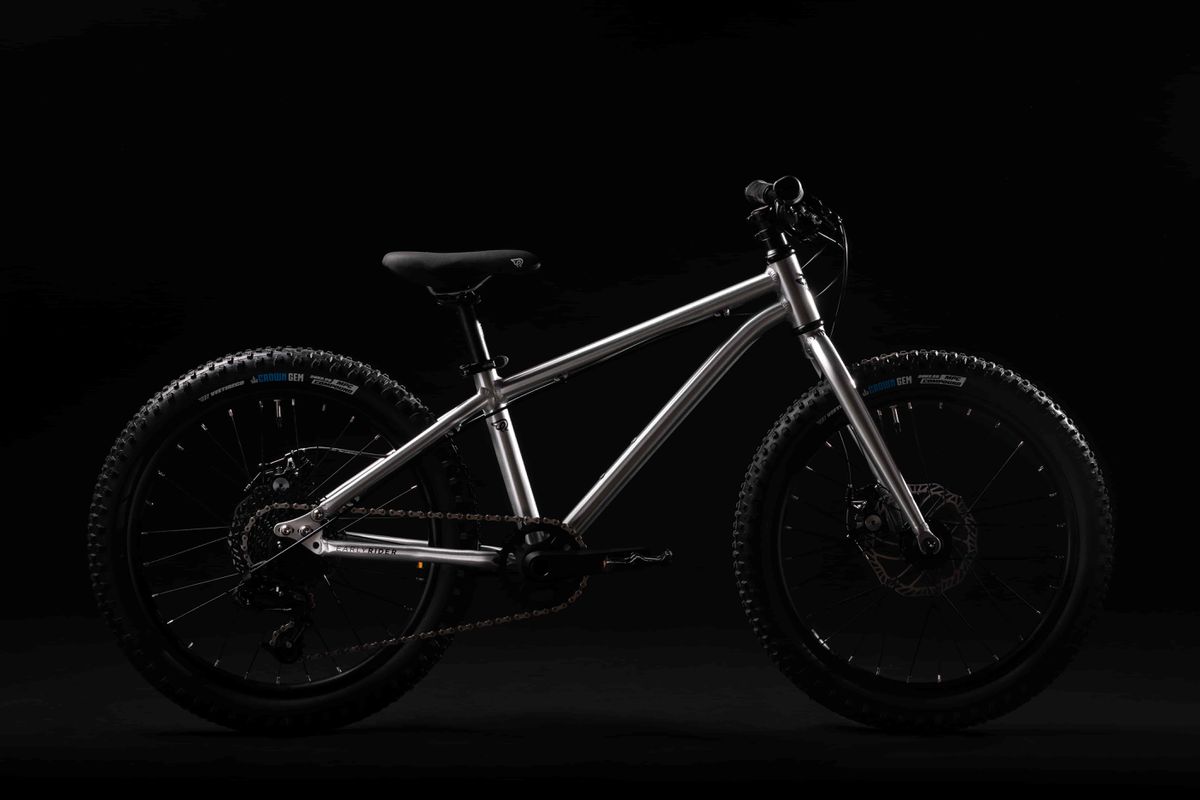 Seeker Brushed Aluminium