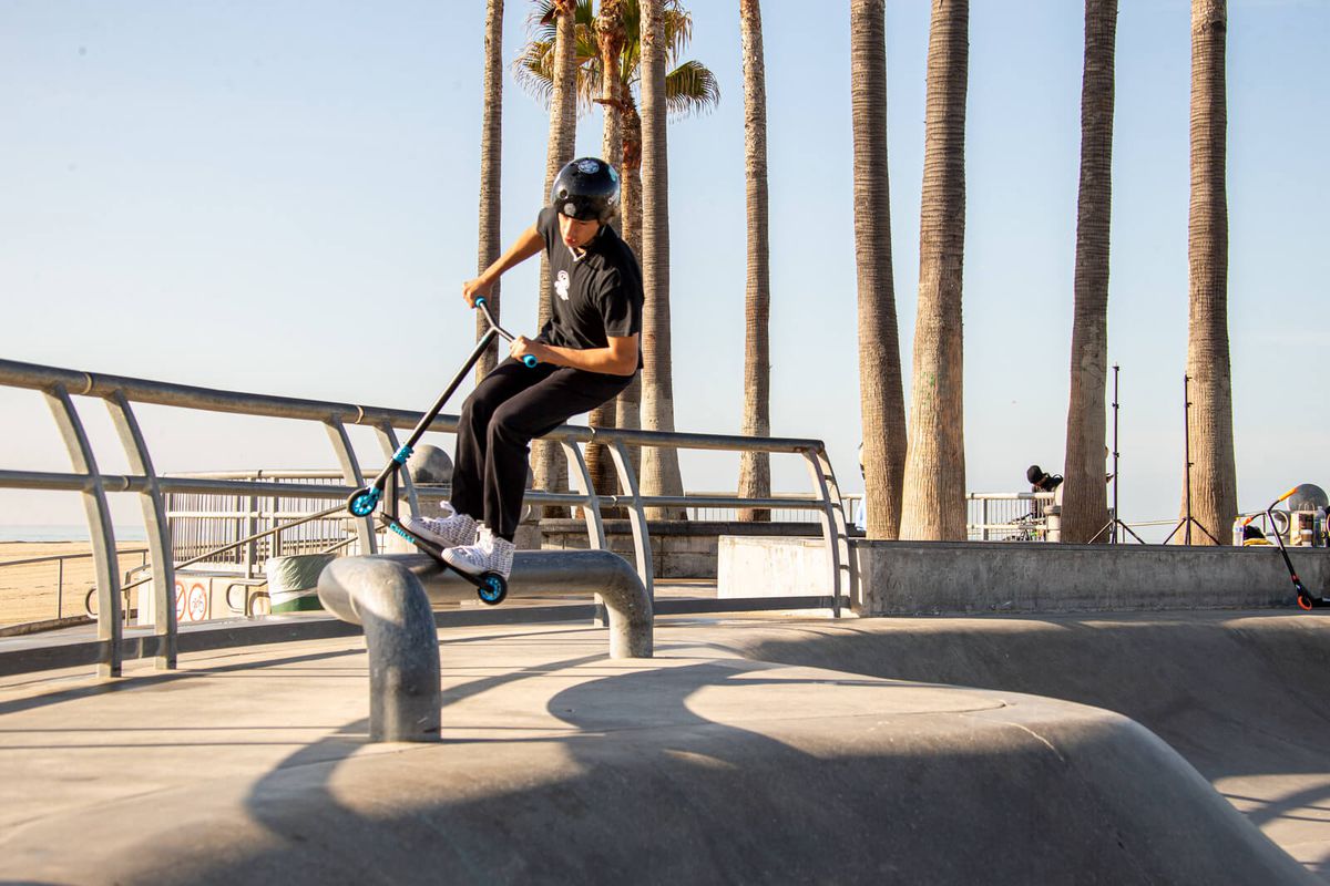 Chilli Pro Scooter Reaper Wave Schwarz blau