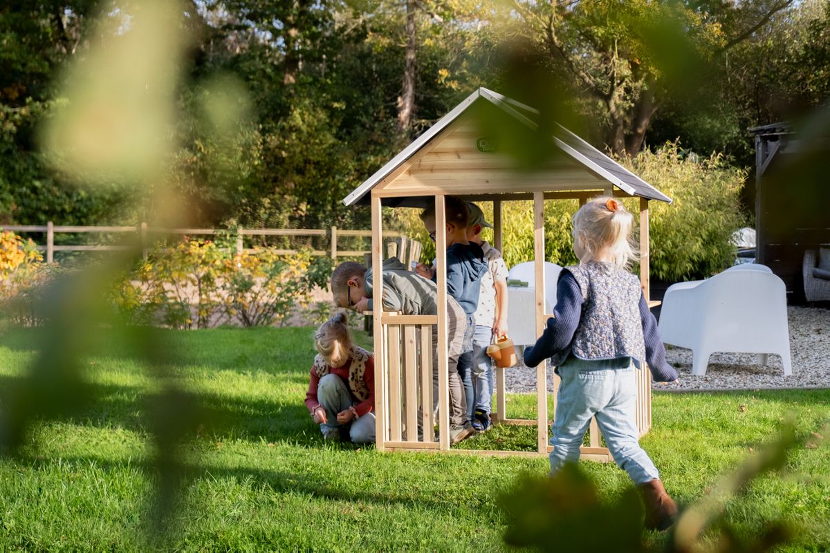 Panorama 100 Holzspielhaus