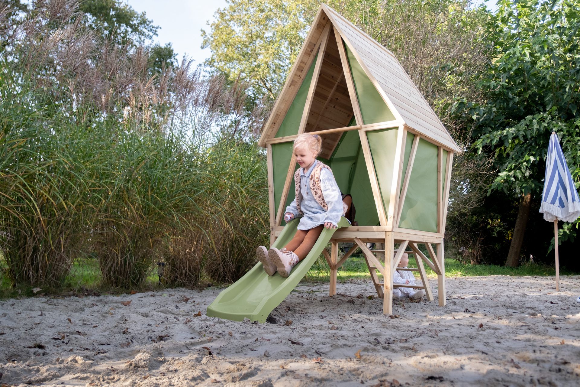 Yuki 300 Spielhaus mit Rutsche