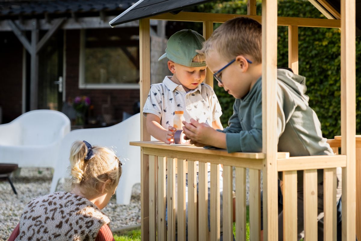 Panorama 100 Holzspielhaus