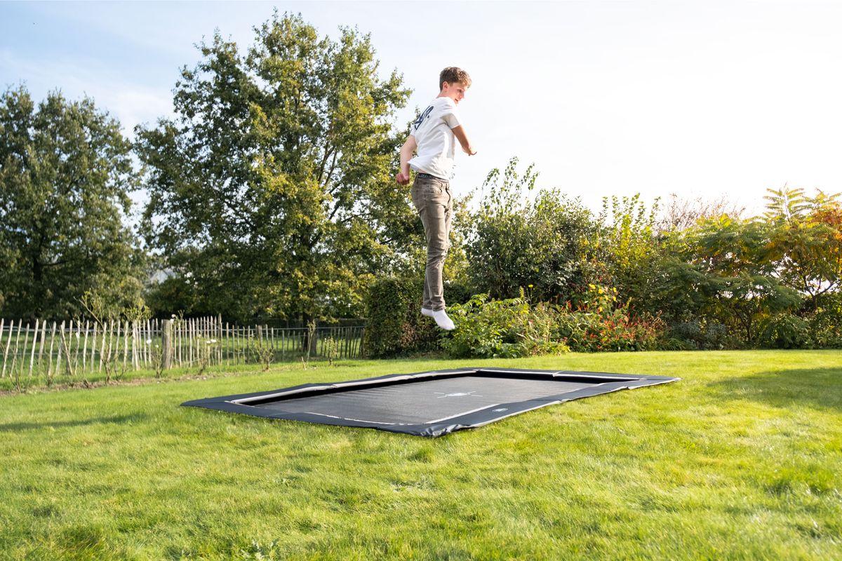 InTerra ebenerdige sports Trampolin 244x366cm - schwarz