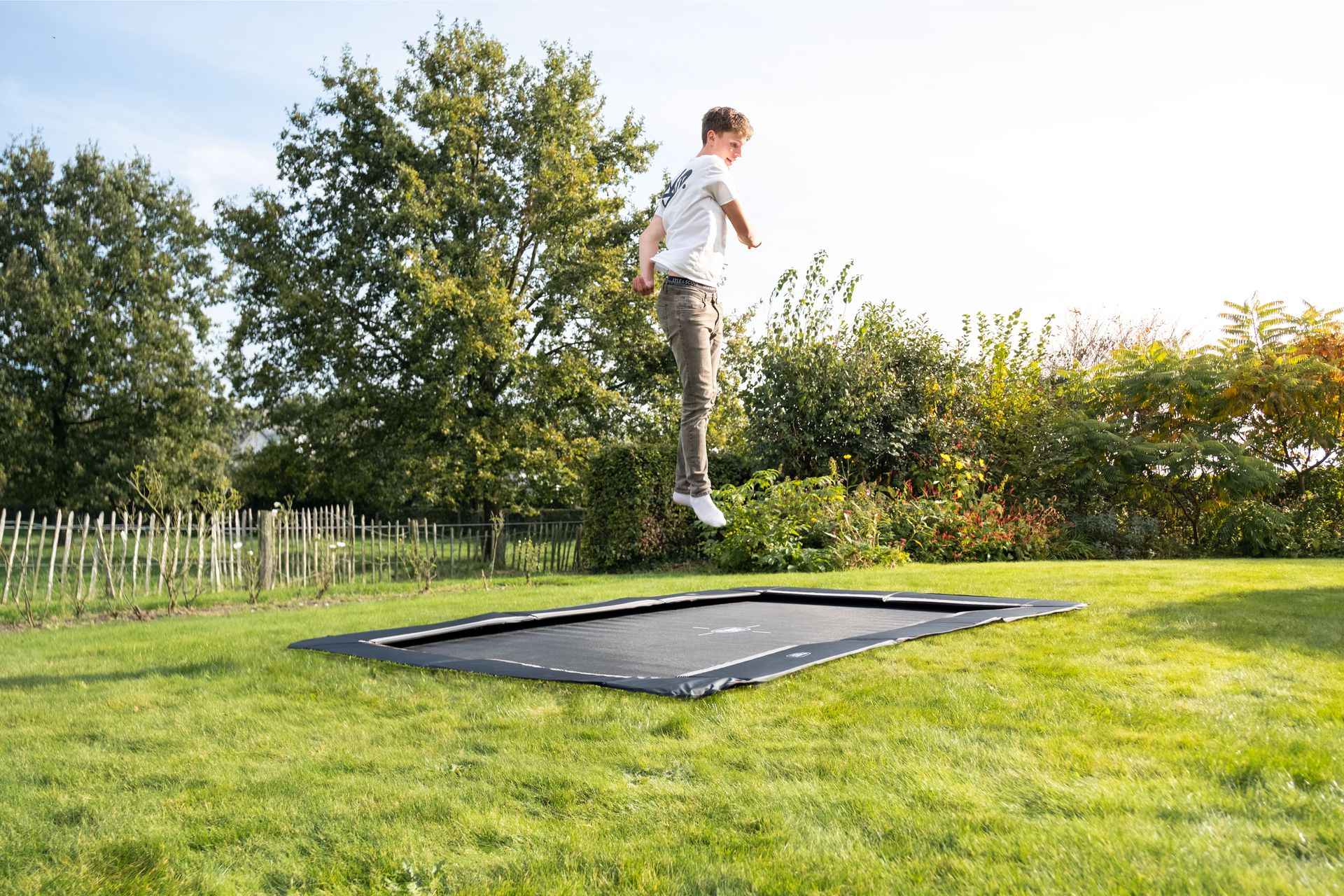 InTerra ebenerdige sports Trampolin 244x366cm - schwarz